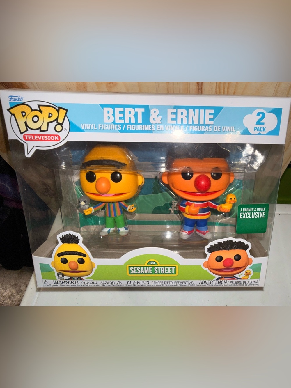 Funko Pop! Bert & Ernie Sesame Street 2-Pack - Yellow, Orange, Blue, Green, Red